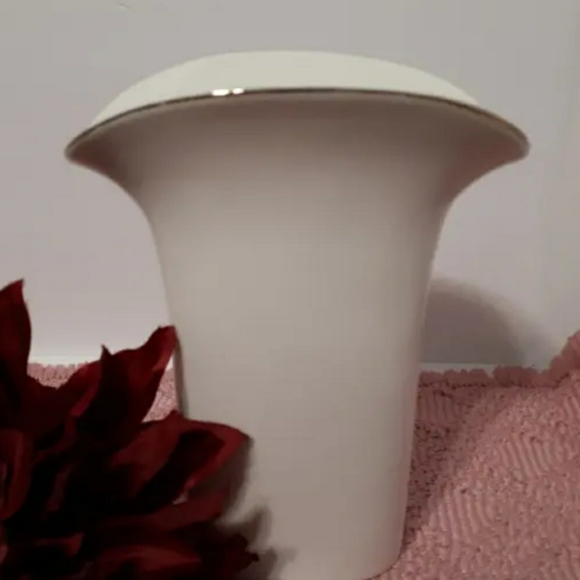 Vintage Yamaji Porcelain Floral Japan Vase - Picture 4 of 7